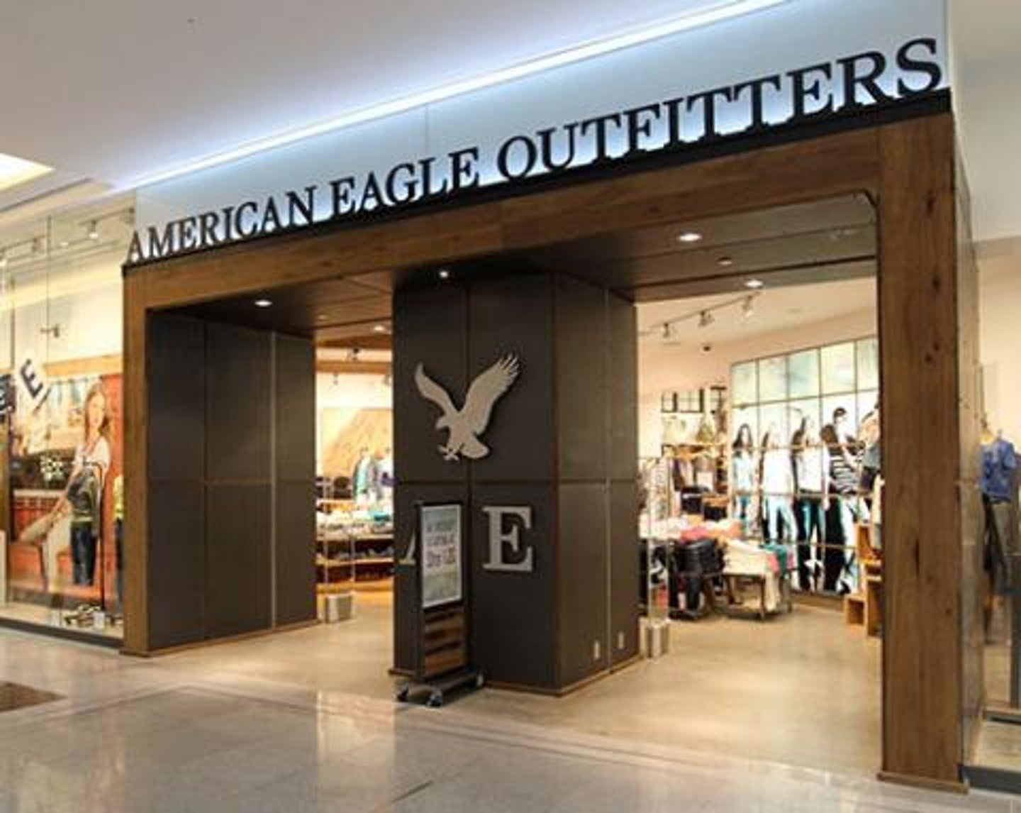 American Eagle Kuwait Online Stores: Men's and Women's Clothing